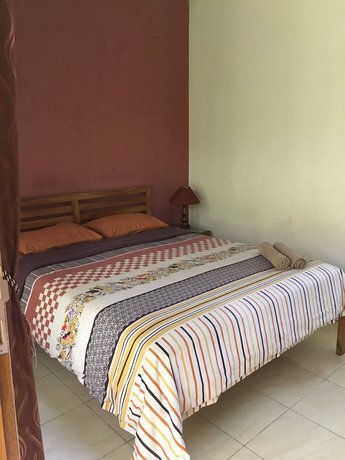 Imagen de la habitación del Hotel Aloha, Jogjakarta. Foto 7