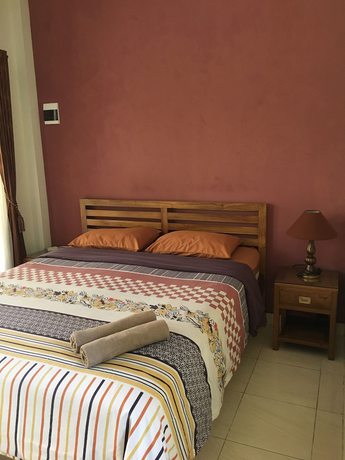Imagen de la habitación del Hotel Aloha, Jogjakarta. Foto 9