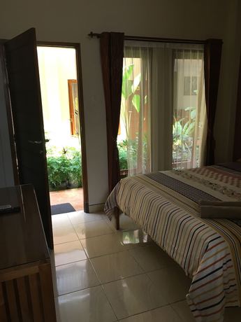 Imagen de la habitación del Hotel Aloha, Jogjakarta. Foto 10
