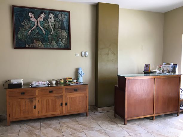 Imagen de los interiores del Hotel Aloha, Jogjakarta. Foto 19