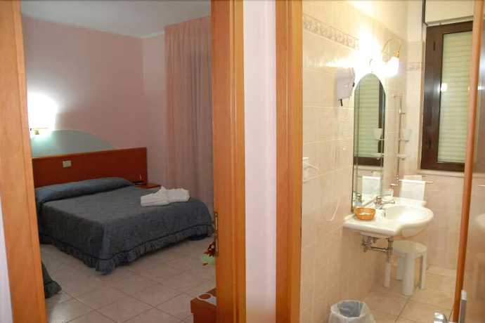 Imagen de la habitación del Hotel Aloha Park. Foto 6