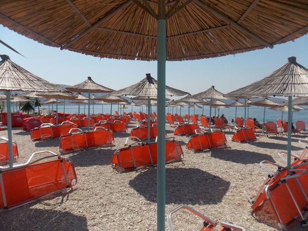 Imagen de los exteriores del Hotel Aloha, Sarande. Foto 17