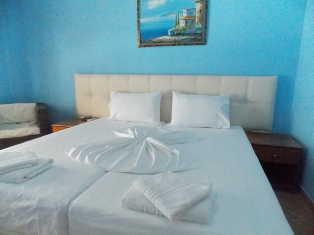 Imagen de la habitación del Hotel Aloha, Sarande. Foto 11