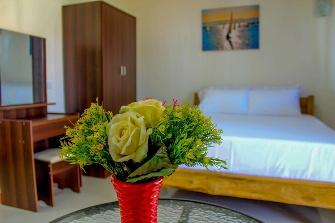 Imagen de la habitación del Hotel Aloha Seaside Resort. Foto 19