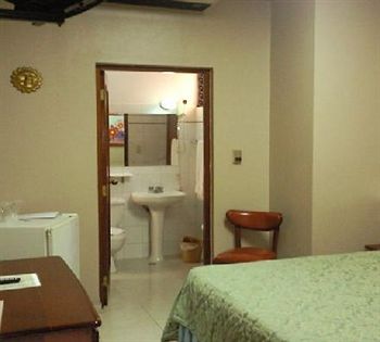 Imagen de la habitación del Hotel Aloha Sol. Foto 8