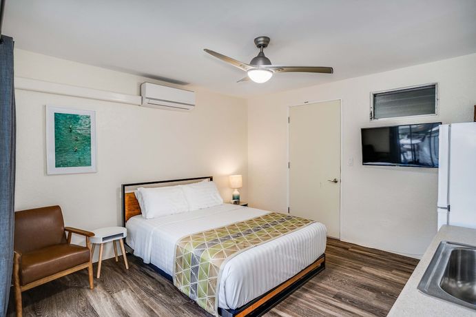 Imagen de la habitación del Hotel Aloha Suites Waikiki. Foto 18