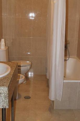 Imagen de la habitación del Hotel Alojamento Local Santa Cruz. Foto 7