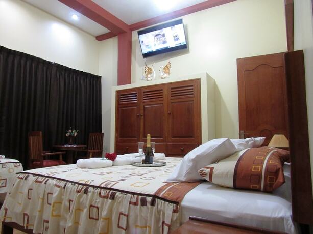 Imagen de la habitación del Hotel Alojamiento El Cardenal. Foto 13