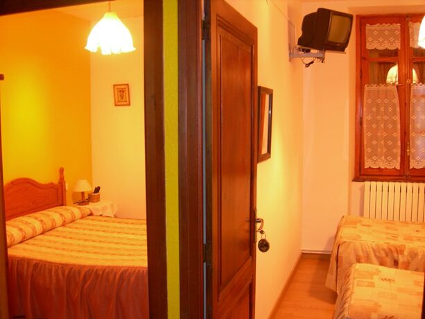 Imagen de la habitación del Hotel Alojamiento Rural Ostau Era Nheuada. Foto 20