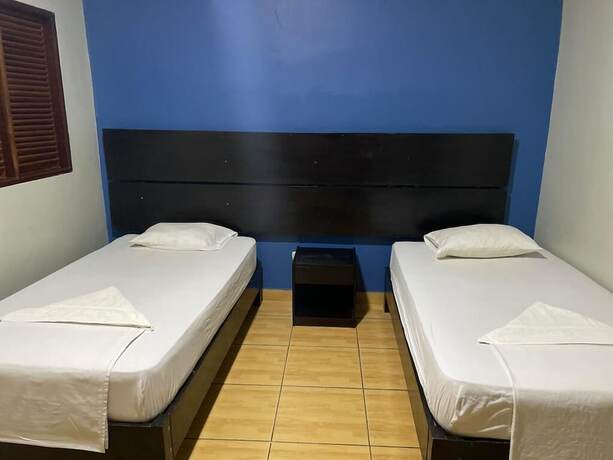 Imagen general del Hotel Alojamiento Tur&iacute;stico Tahuari. Foto 7