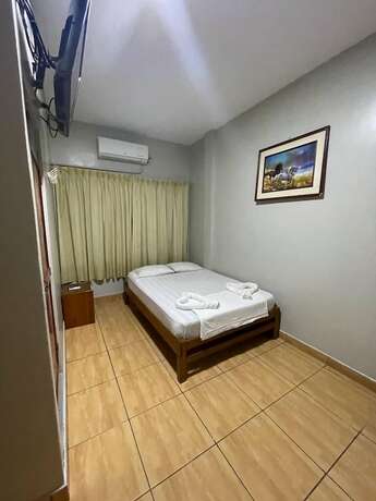 Imagen general del Hotel Alojamiento Tur&iacute;stico Tahuari. Foto 9