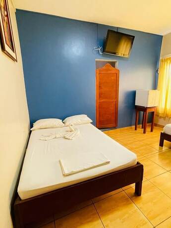 Imagen general del Hotel Alojamiento Tur&iacute;stico Tahuari. Foto 14