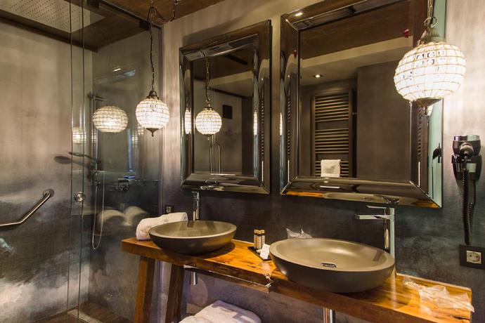 Imagen de la habitación del Hotel Alojamientos Ainsa Sanchez. Foto 6