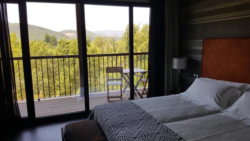 Imagen de la habitación del Hotel Alojamientos Ainsa Sanchez. Foto 8