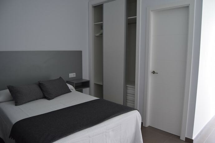 Imagen de la habitación del Hotel Alojamientos Alma Conil. Foto 18