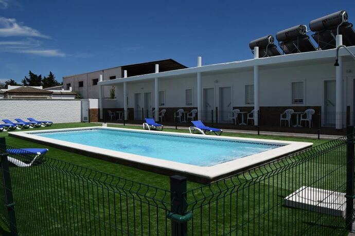 Imagen general del Hotel Alojamientos Alma Conil. Foto 13