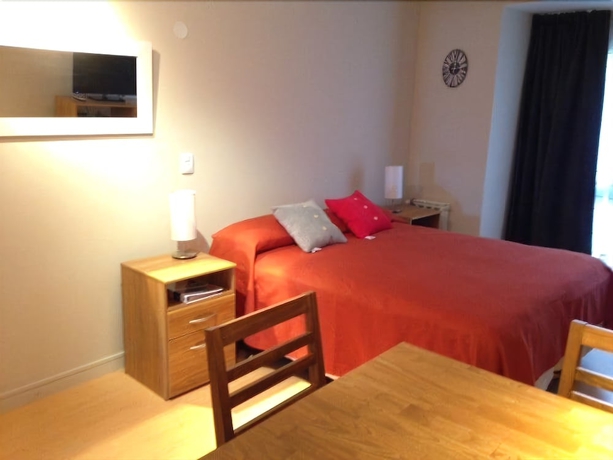 Imagen de la habitación del Hotel Alojamientos Bariloche. Foto 5