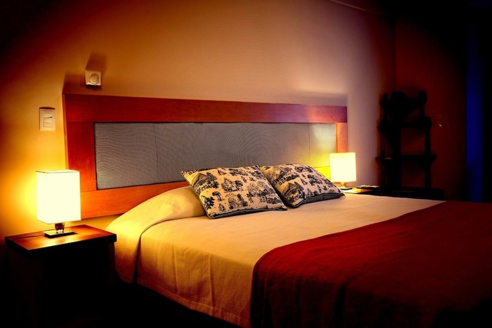 Imagen de la habitación del Hotel Alojamientos Bariloche. Foto 9