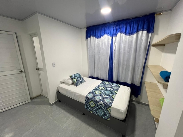 Imagen de la habitación del Hotel Alojamientos Town Beach. Foto 9