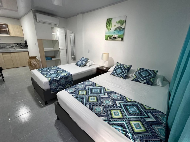 Imagen de la habitación del Hotel Alojamientos Town Beach. Foto 10