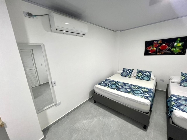Imagen de la habitación del Hotel Alojamientos Town Beach. Foto 15