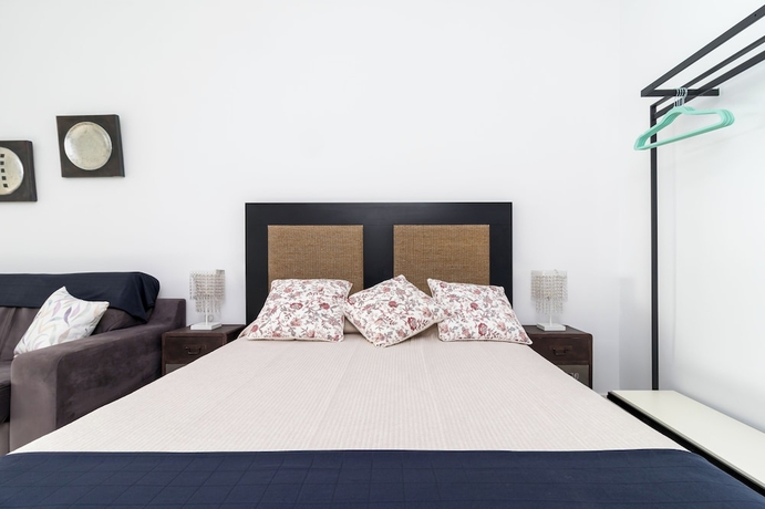 Imagen de la habitación del Hotel Alojamientos Tur&iacute;sticos LA APARECIDA. Foto 4