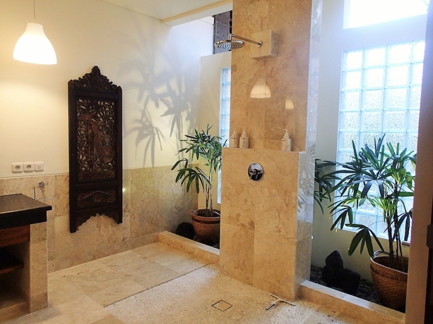 Imagen de la habitación del Hotel Aloka Bahari Villas. Foto 9