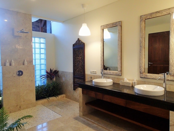 Imagen de la habitación del Hotel Aloka Bahari Villas. Foto 10