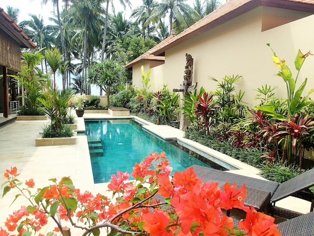 Imagen de la piscina del Hotel Aloka Bahari Villas. Foto 16