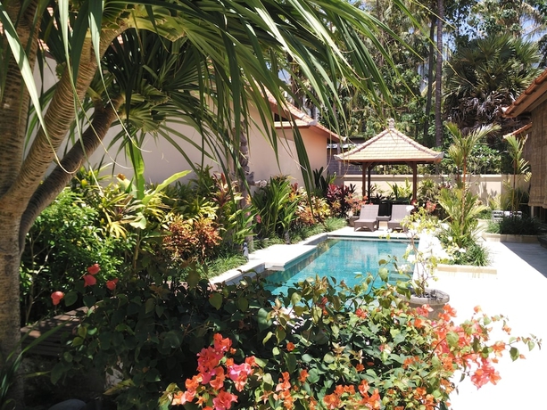 Imagen de la piscina del Hotel Aloka Bahari Villas. Foto 19