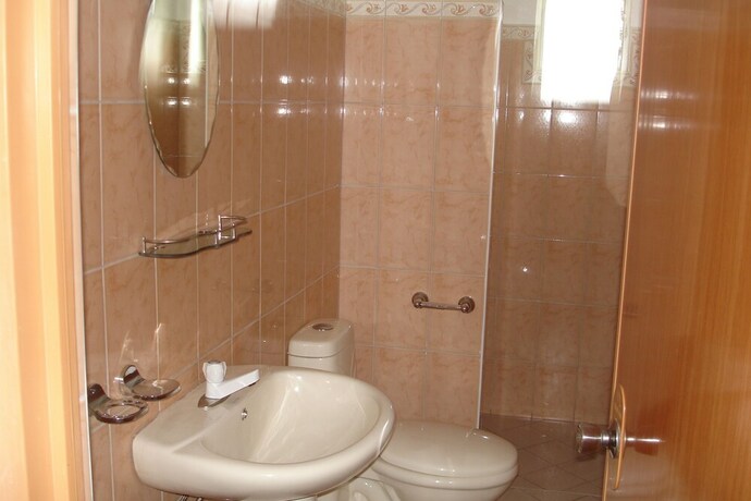 Imagen de la habitación del Hotel Alona Swiss Resort. Foto 25