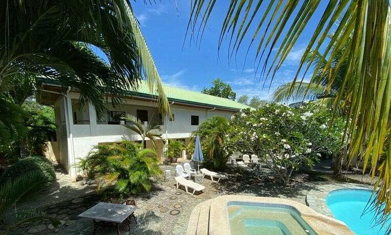 Imagen de la piscina del Hotel Alona Swiss Resort. Foto 30