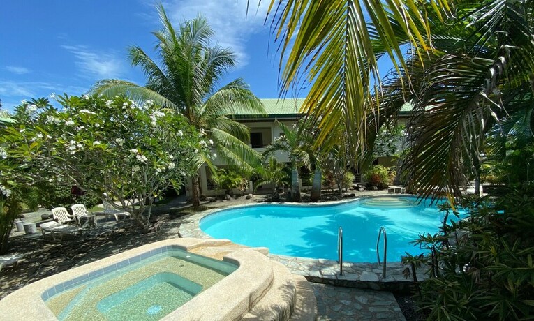 Imagen de la piscina del Hotel Alona Swiss Resort. Foto 31