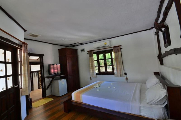 Imagen de la habitación del Hotel Alongkot Beach Resort Khanom. Foto 4