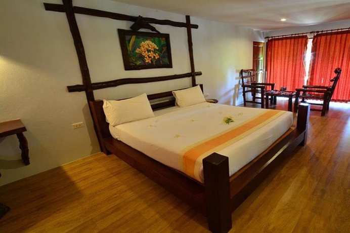 Imagen de la habitación del Hotel Alongkot Beach Resort Khanom. Foto 5