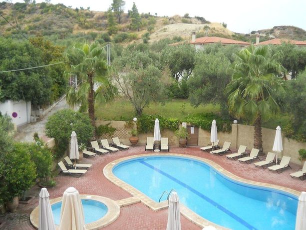 Imagen de la piscina del Hotel Aloni, Kasandra. Foto 12
