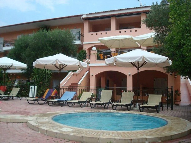 Imagen de la piscina del Hotel Aloni, Kasandra. Foto 15