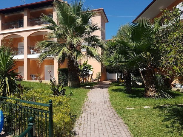 Imagen de los exteriores del Hotel Aloni, Kasandra. Foto 9