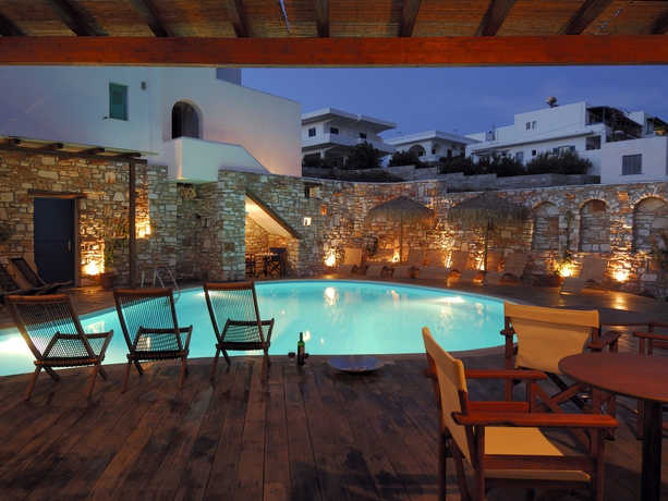 Imagen de la piscina del Hotel Aloni, Piso Livadi. Foto 10