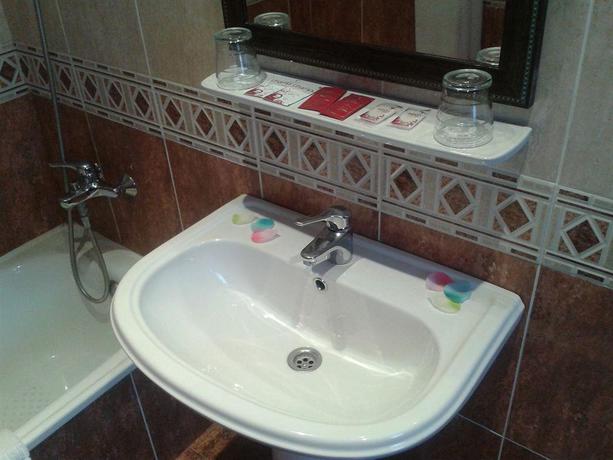 Imagen de la habitación del Hotel Alonso, Llanes. Foto 5