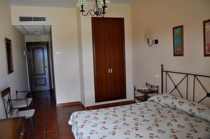 Imagen de la habitación del Hotel Alonso de Monroy. Foto 15