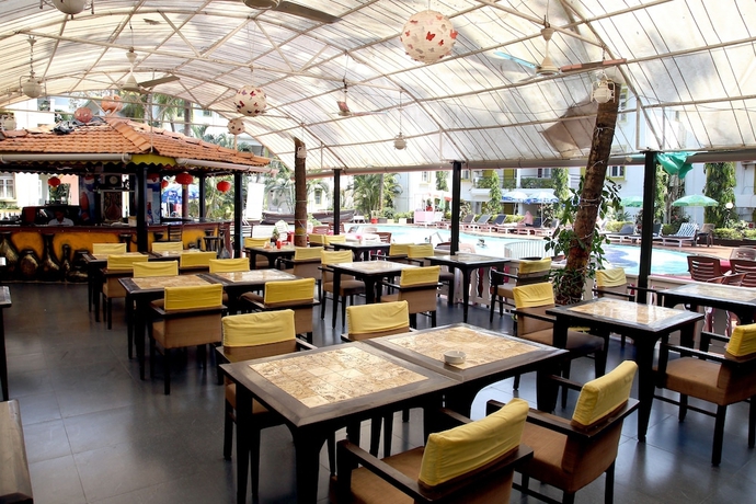 Imagen del bar/restaurante del Hotel Alor Grande Holiday Resort. Foto 3
