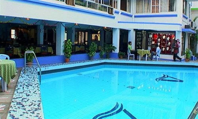 Imagen de la piscina del Hotel Alor Holiday Resort. Foto 18