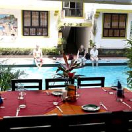 Imagen del bar/restaurante del Hotel Alor Holiday Resort. Foto 3