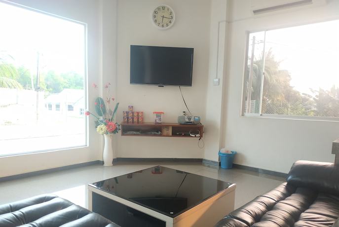 Imagen de los interiores del Hotel Alor Villa. Foto 14