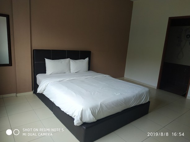 Imagen de la habitación del Hotel Alor Villa. Foto 3