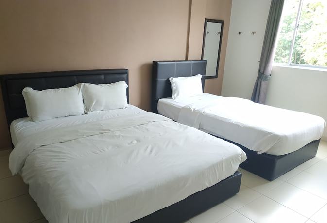 Imagen de la habitación del Hotel Alor Villa. Foto 7