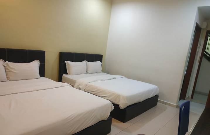 Imagen de la habitación del Hotel Alor Villa. Foto 12