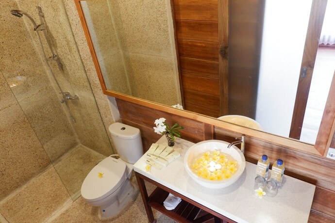 Imagen de la habitación del Hotel Aloravilla. Foto 18