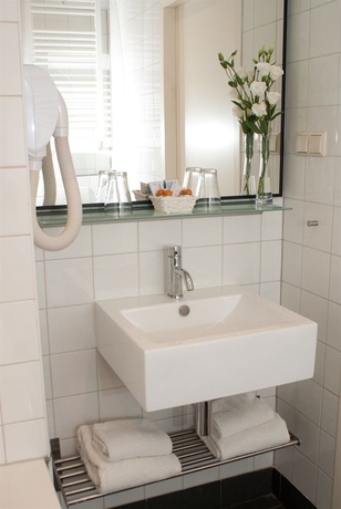 Imagen de la habitación del Hotel Alp Amsterdam. Foto 3